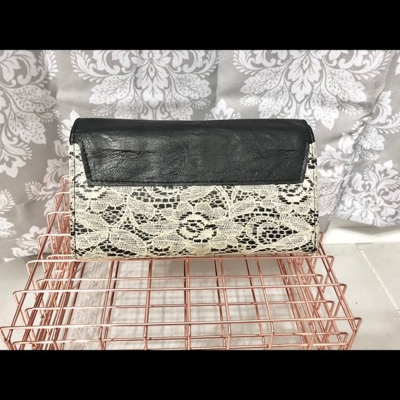 Charlotte Russe Lace wallet - Picture 4 of 4